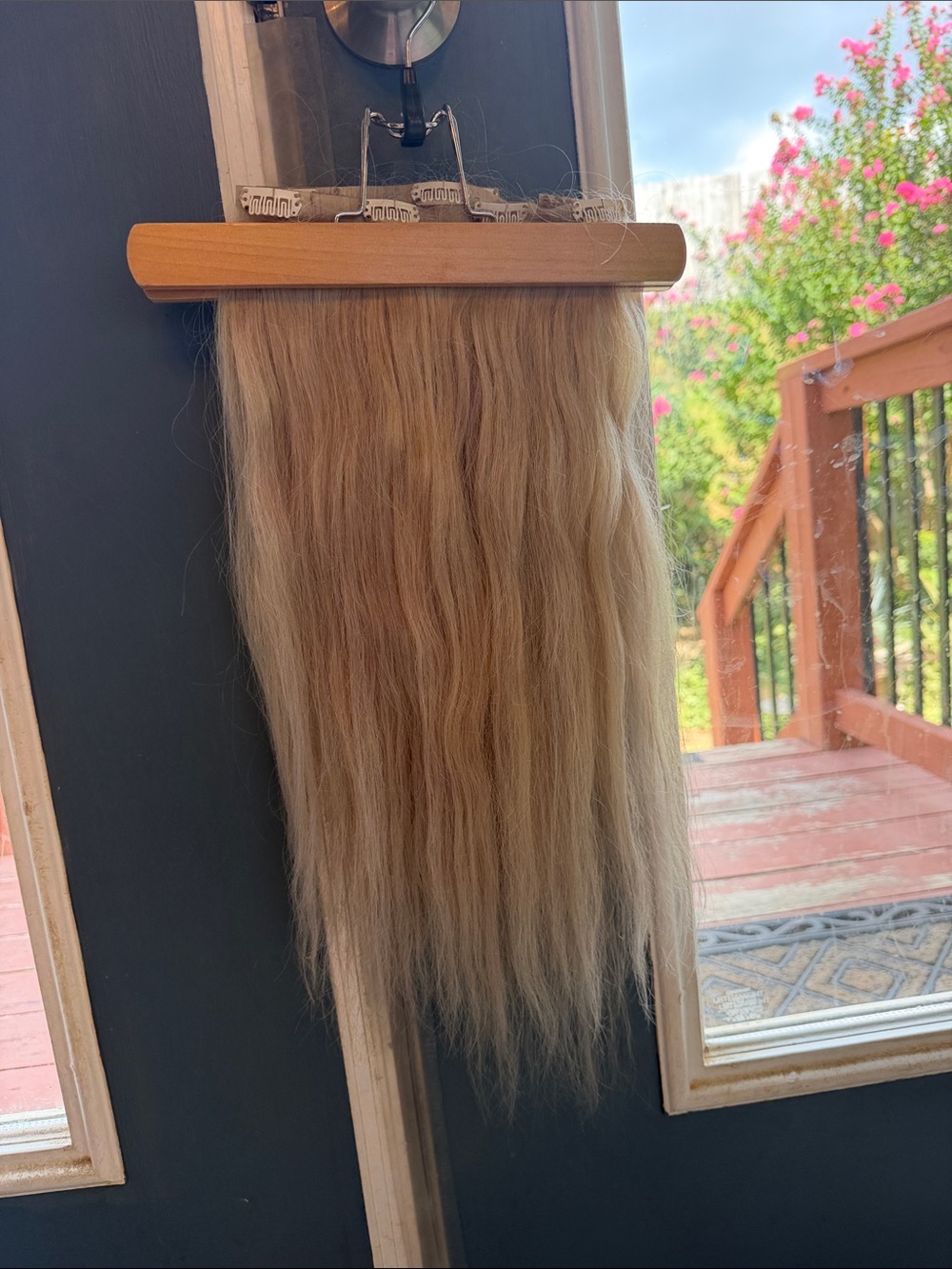 Blonde Clip-In Hair Extensions – Natural Light Blonde